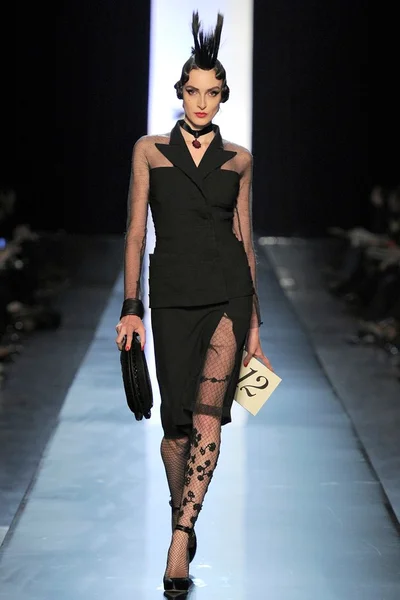 Look 12